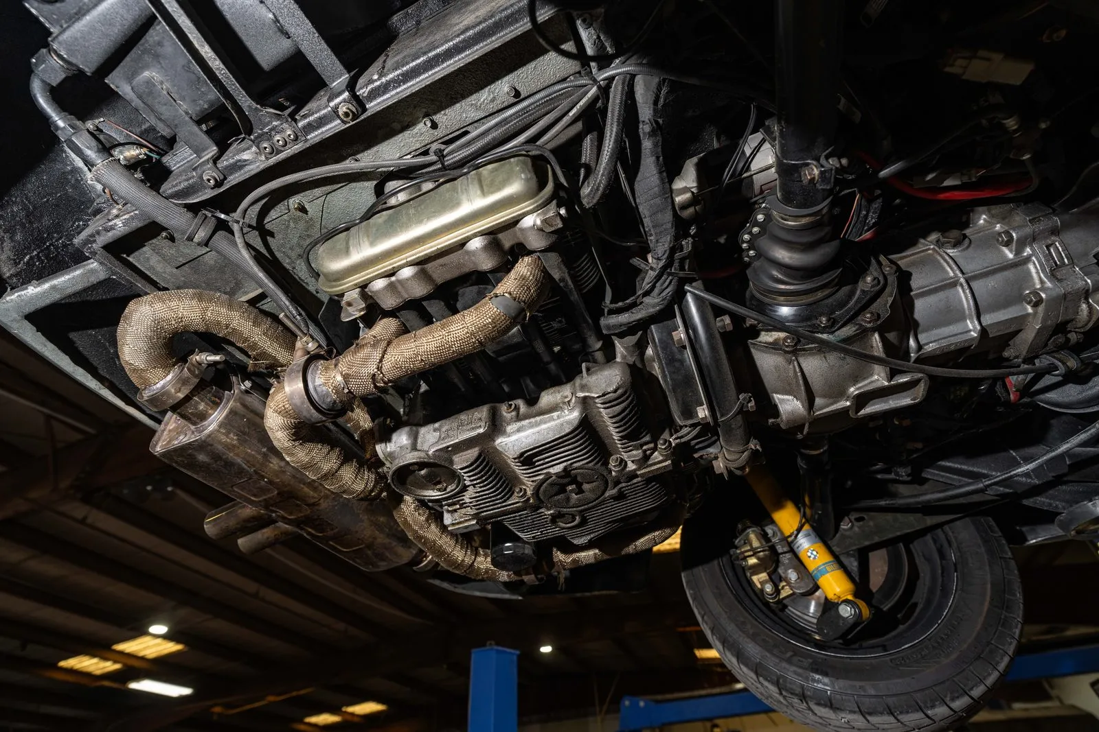The undercarriage showing the suspension geometry